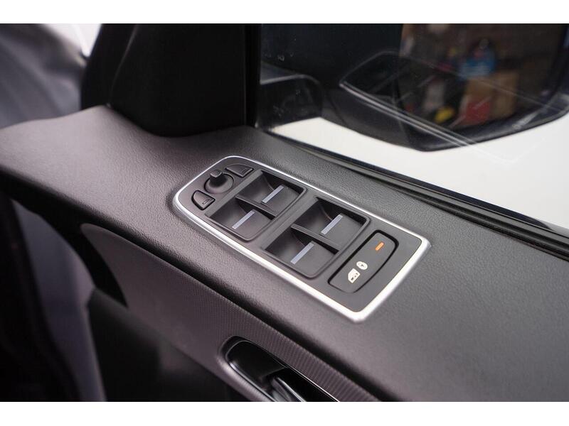 Jaguar F-PACE 2.0 D180 R-Sport Auto AWD Euro 6 (s/s) 5dr - U1414