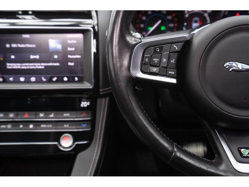 Jaguar F-PACE 2.0 D180 R-Sport Auto AWD Euro 6 (s/s) 5dr - U1414