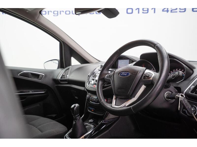 Ford B-Max 1.0T EcoBoost Titanium Navigator Euro 6 5dr - U1416