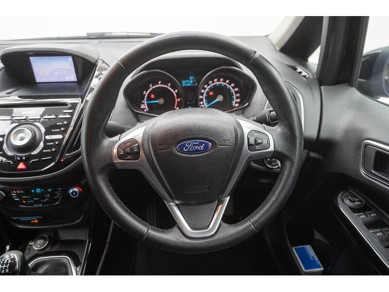 Ford B-Max 1.0T EcoBoost Titanium Navigator Euro 6 5dr - U1416
