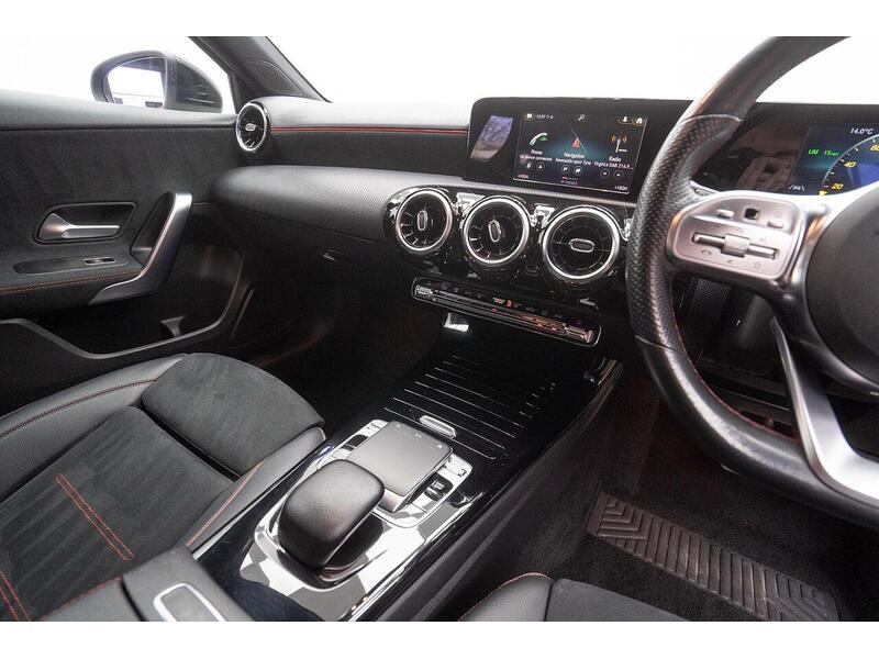 Mercedes-Benz A Class 1.5 A180d AMG Line 7G-DCT Euro 6 (s/s) 5dr - U1417