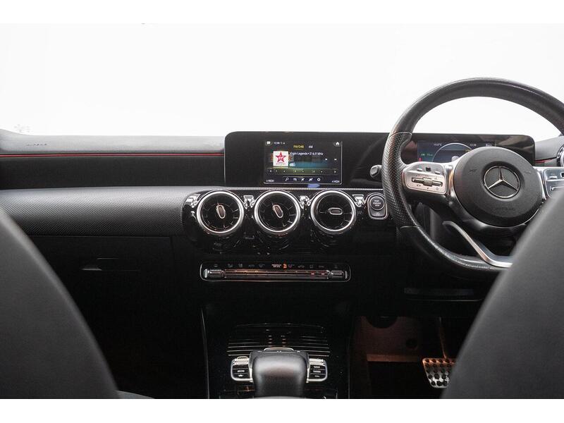 Mercedes-Benz A Class 1.5 A180d AMG Line 7G-DCT Euro 6 (s/s) 5dr - U1417