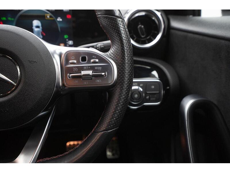 Mercedes-Benz A Class 1.5 A180d AMG Line 7G-DCT Euro 6 (s/s) 5dr - U1417