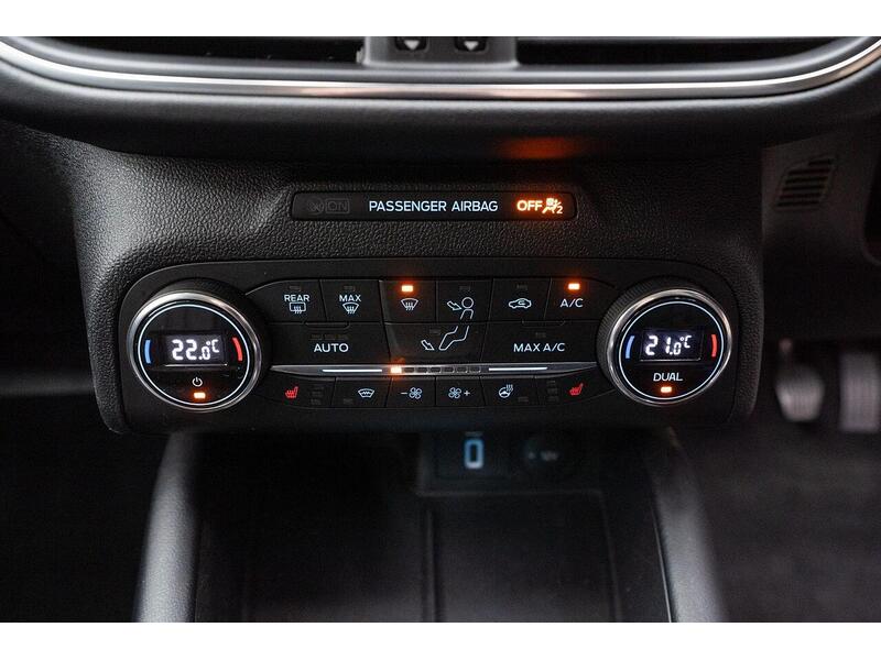 Ford Focus 1.0T EcoBoost Vignale Euro 6 (s/s) 5dr - U1424