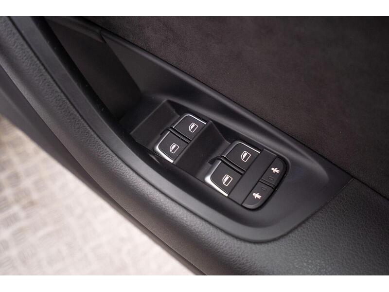 Audi A6 Saloon 2.0 TDI Black Edition S Tronic quattro Euro 6 (s/s) 4dr - U1427