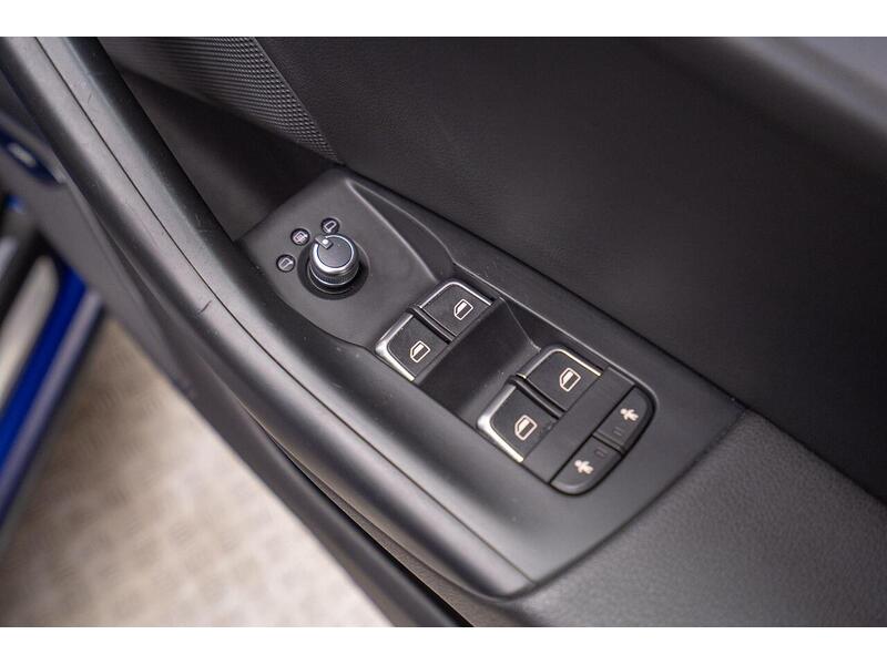Audi RS Q3 2.5 TFSI S Tronic quattro Euro 5 (s/s) 5dr - U1477