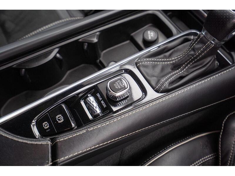 Volvo XC90 2.0 D5 PowerPulse R-Design Auto 4WD Euro 6 (s/s) 5dr - U1478