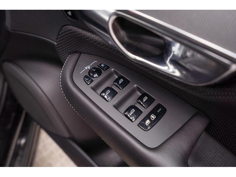 Volvo XC90 2.0 D5 PowerPulse R-Design Auto 4WD Euro 6 (s/s) 5dr - U1478