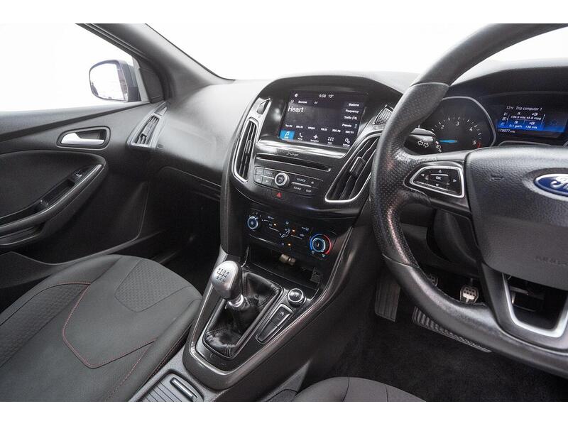 Ford Focus 1.5 TDCi ST-Line Euro 6 (s/s) 5dr - U1480