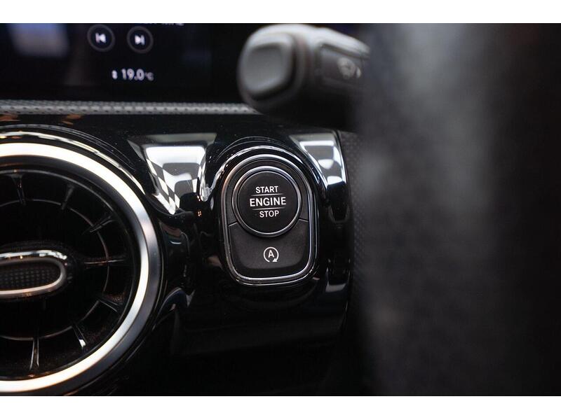 Mercedes-Benz CLA 1.3 CLA200 AMG Line Coupe 7G-DCT Euro 6 (s/s) 4dr - U1487