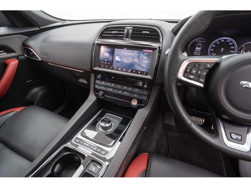 Jaguar F-PACE 3.0 D300 V6 S Auto AWD Euro 6 (s/s) 5dr - U1524