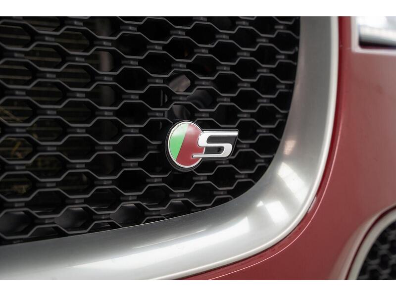 Jaguar F-PACE 3.0 D300 V6 S Auto AWD Euro 6 (s/s) 5dr - U1524