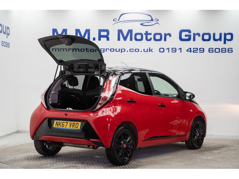 Toyota AYGO 1.0 VVT-i x-cite 4 Red Bi-Tone Euro 6 5dr - U1623
