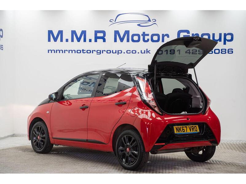Toyota AYGO 1.0 VVT-i x-cite 4 Red Bi-Tone Euro 6 5dr - U1623