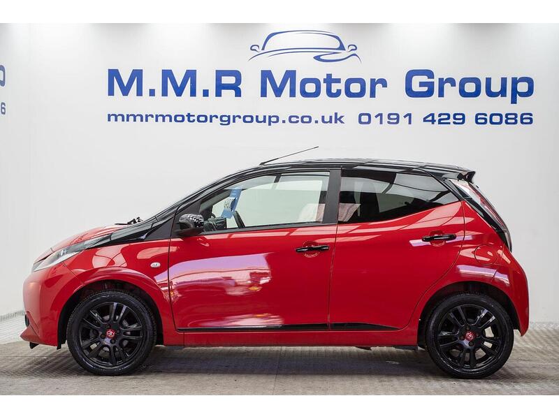 Toyota AYGO 1.0 VVT-i x-cite 4 Red Bi-Tone Euro 6 5dr - U1623