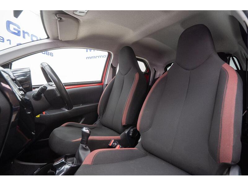 Toyota AYGO 1.0 VVT-i x-cite 4 Red Bi-Tone Euro 6 5dr - U1623