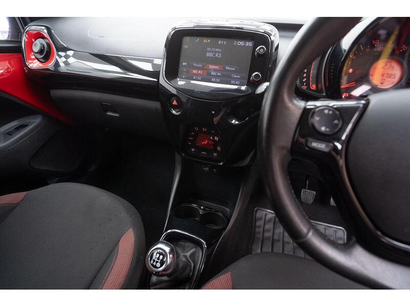 Toyota AYGO 1.0 VVT-i x-cite 4 Red Bi-Tone Euro 6 5dr - U1623