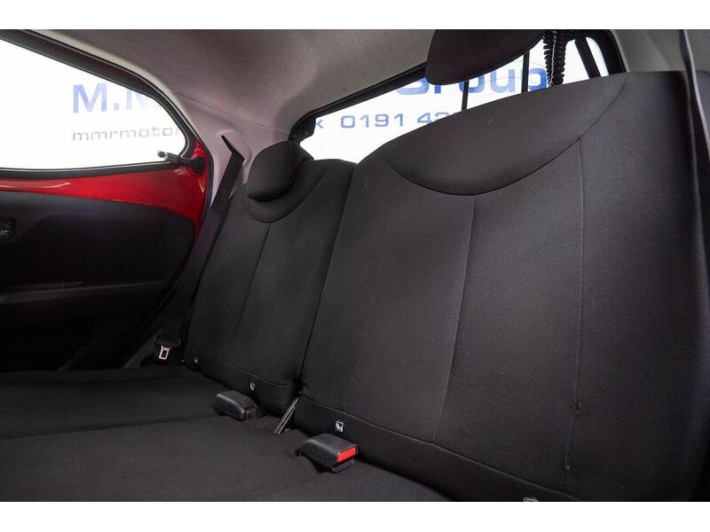 Toyota AYGO 1.0 VVT-i x-cite 4 Red Bi-Tone Euro 6 5dr - U1623