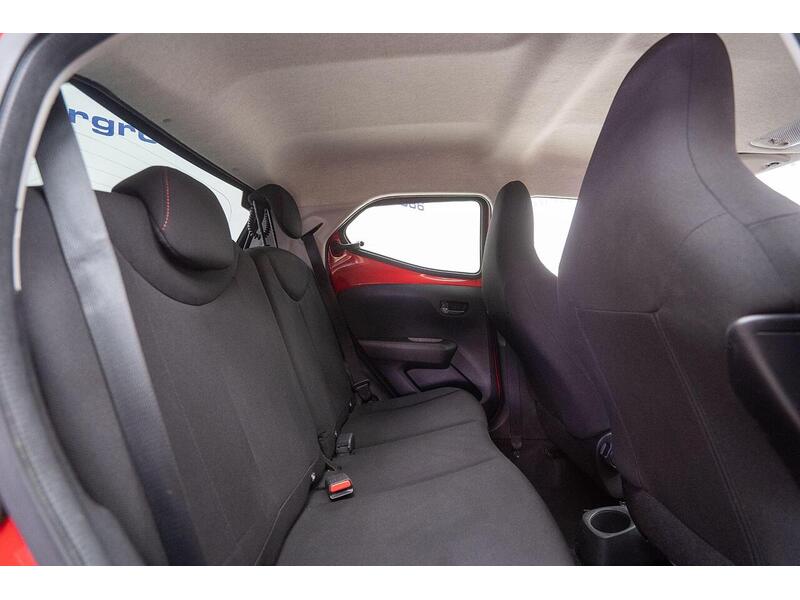 Toyota AYGO 1.0 VVT-i x-cite 4 Red Bi-Tone Euro 6 5dr - U1623