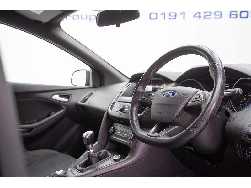 Ford Focus 1.5 TDCi ST-Line Euro 6 (s/s) 5dr - U1652