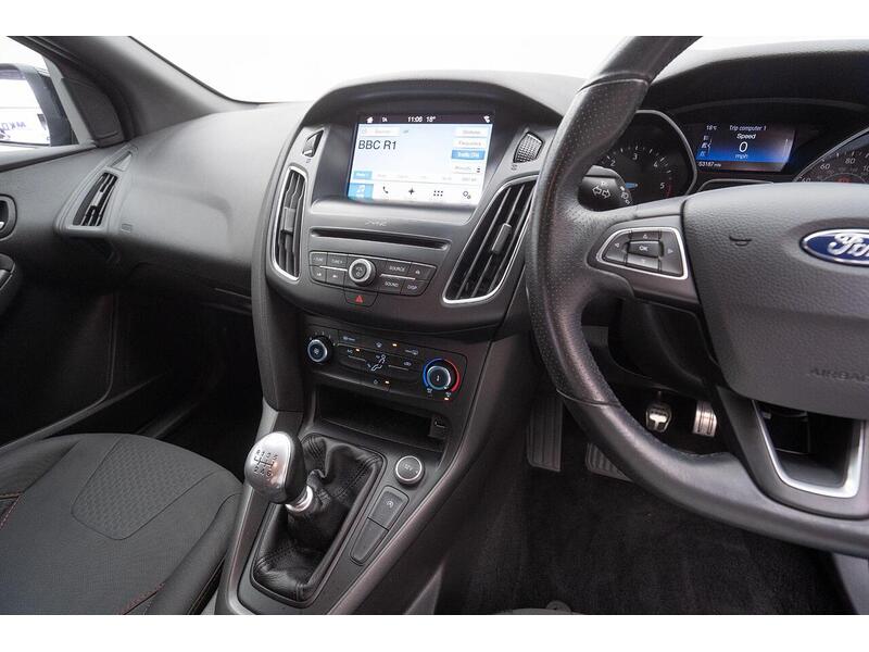 Ford Focus 1.5 TDCi ST-Line Euro 6 (s/s) 5dr - U1652