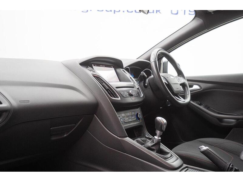Ford Focus 1.5 TDCi ST-Line Euro 6 (s/s) 5dr - U1652