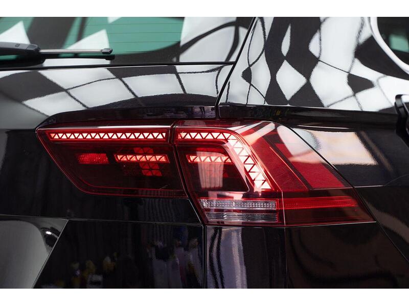 Volkswagen Tiguan 2.0 TDI R-Line Tech Euro 6 (s/s) 5dr - U1679