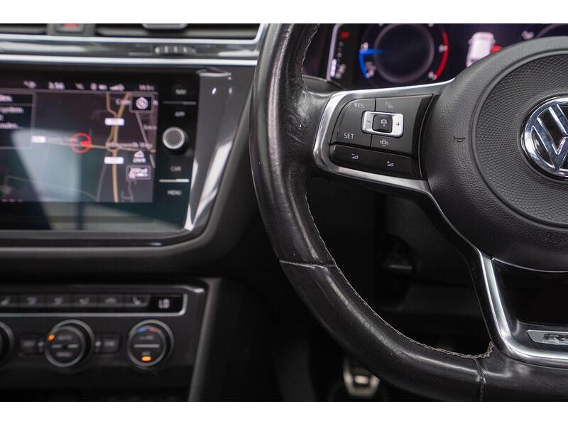 Volkswagen Tiguan 2.0 TDI R-Line Tech Euro 6 (s/s) 5dr - U1679
