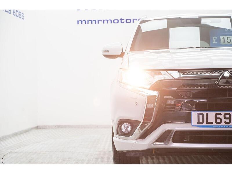 Mitsubishi Outlander 2.4h TwinMotor 13.8kWh Dynamic Safety CVT 4WD Euro 6 (s/s) 5dr - U785