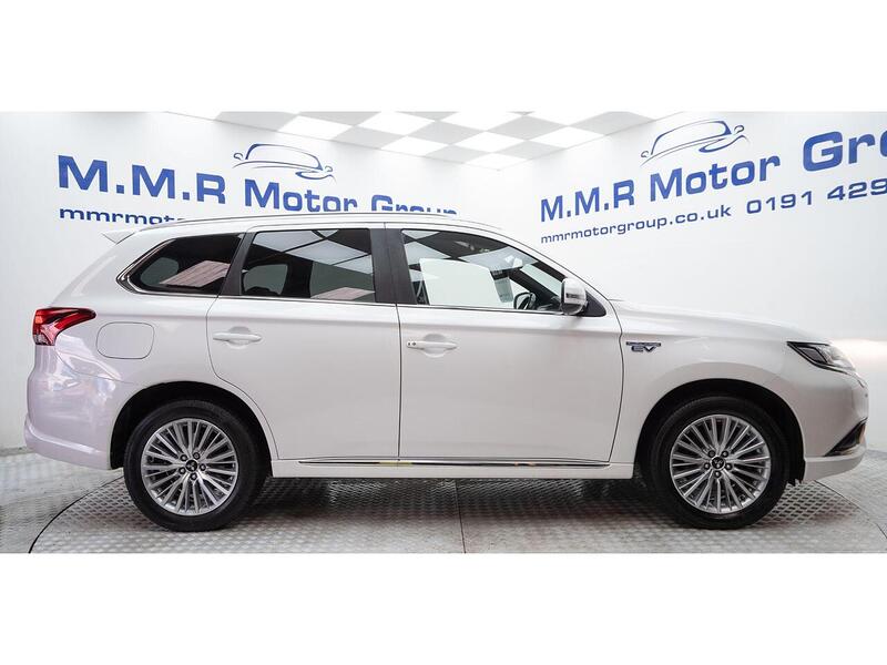 Mitsubishi Outlander 2.4h TwinMotor 13.8kWh Dynamic Safety CVT 4WD Euro 6 (s/s) 5dr - U785