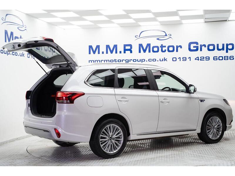 Mitsubishi Outlander 2.4h TwinMotor 13.8kWh Dynamic Safety CVT 4WD Euro 6 (s/s) 5dr - U785