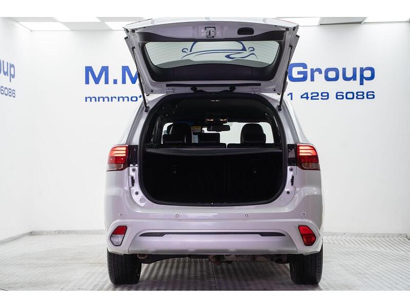Mitsubishi Outlander 2.4h TwinMotor 13.8kWh Dynamic Safety CVT 4WD Euro 6 (s/s) 5dr - U785