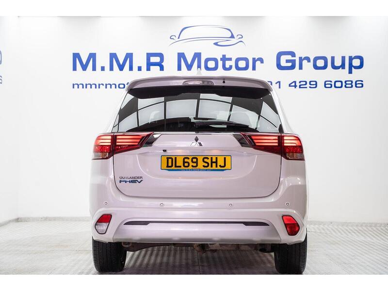 Mitsubishi Outlander 2.4h TwinMotor 13.8kWh Dynamic Safety CVT 4WD Euro 6 (s/s) 5dr - U785