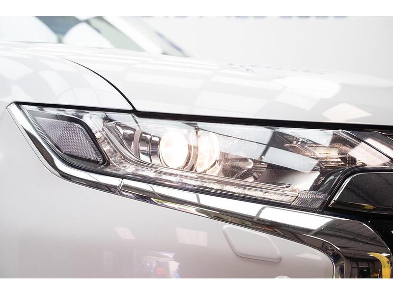 Mitsubishi Outlander 2.4h TwinMotor 13.8kWh Dynamic Safety CVT 4WD Euro 6 (s/s) 5dr - U785