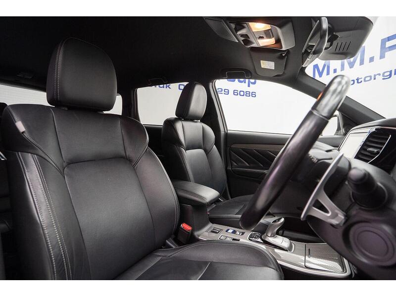 Mitsubishi Outlander 2.4h TwinMotor 13.8kWh Dynamic Safety CVT 4WD Euro 6 (s/s) 5dr - U785