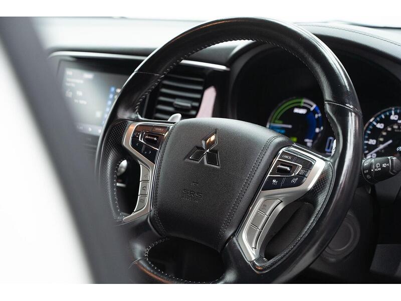 Mitsubishi Outlander 2.4h TwinMotor 13.8kWh Dynamic Safety CVT 4WD Euro 6 (s/s) 5dr - U785