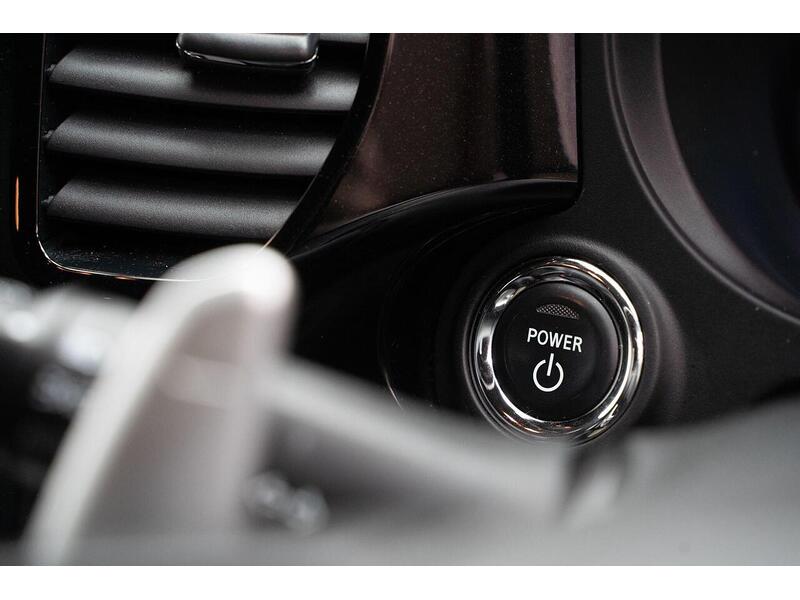 Mitsubishi Outlander 2.4h TwinMotor 13.8kWh Dynamic Safety CVT 4WD Euro 6 (s/s) 5dr - U785