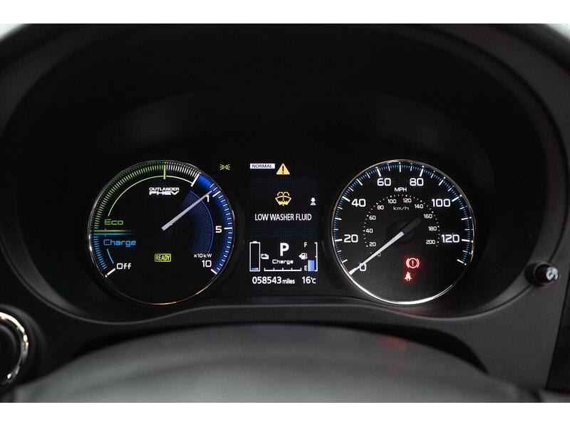 Mitsubishi Outlander 2.4h TwinMotor 13.8kWh Dynamic Safety CVT 4WD Euro 6 (s/s) 5dr - U785