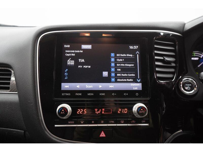 Mitsubishi Outlander 2.4h TwinMotor 13.8kWh Dynamic Safety CVT 4WD Euro 6 (s/s) 5dr - U785