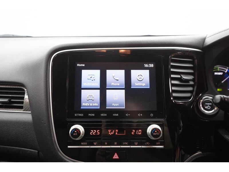Mitsubishi Outlander 2.4h TwinMotor 13.8kWh Dynamic Safety CVT 4WD Euro 6 (s/s) 5dr - U785
