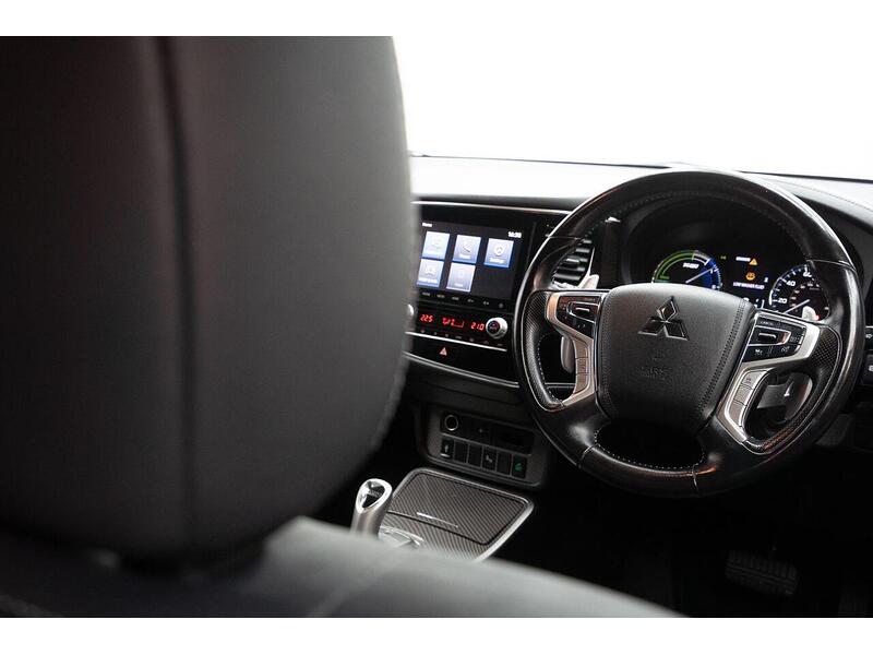 Mitsubishi Outlander 2.4h TwinMotor 13.8kWh Dynamic Safety CVT 4WD Euro 6 (s/s) 5dr - U785
