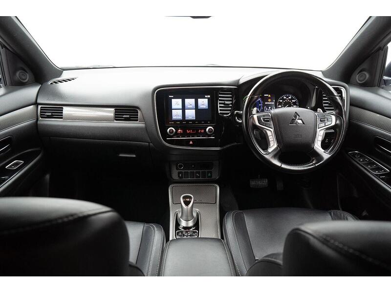 Mitsubishi Outlander 2.4h TwinMotor 13.8kWh Dynamic Safety CVT 4WD Euro 6 (s/s) 5dr - U785