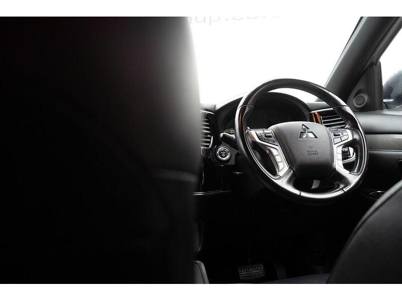 Mitsubishi Outlander 2.4h TwinMotor 13.8kWh Dynamic Safety CVT 4WD Euro 6 (s/s) 5dr - U785