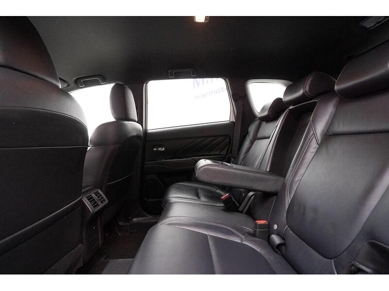 Mitsubishi Outlander 2.4h TwinMotor 13.8kWh Dynamic Safety CVT 4WD Euro 6 (s/s) 5dr - U785