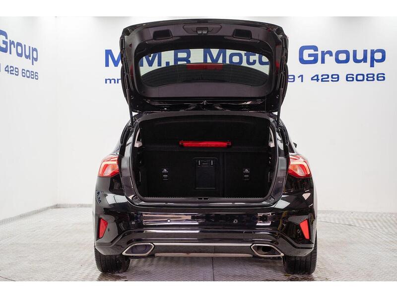 Ford Focus Focus Vignale Hatchback 1 Manual Petrol - U855