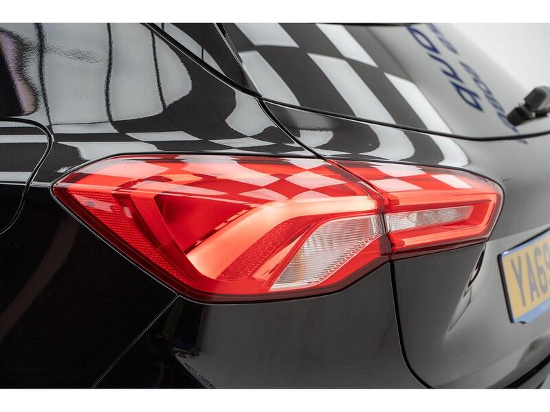 Ford Focus Focus Vignale Hatchback 1 Manual Petrol - U855