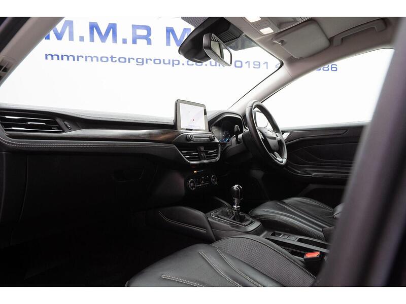 Ford Focus Focus Vignale Hatchback 1 Manual Petrol - U855
