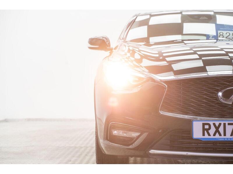 Infiniti Q30 Q30 Business Executive Hatchback 1 Manual Diesel - U864