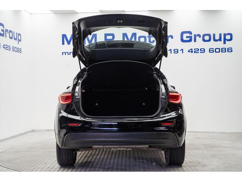 Infiniti Q30 Q30 Business Executive Hatchback 1 Manual Diesel - U864