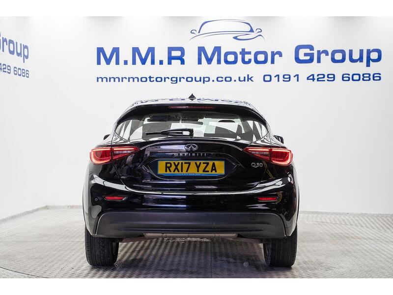 Infiniti Q30 Q30 Business Executive Hatchback 1 Manual Diesel - U864